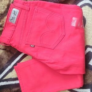 BNWT red Levi skinny jeans w/ silver accents
